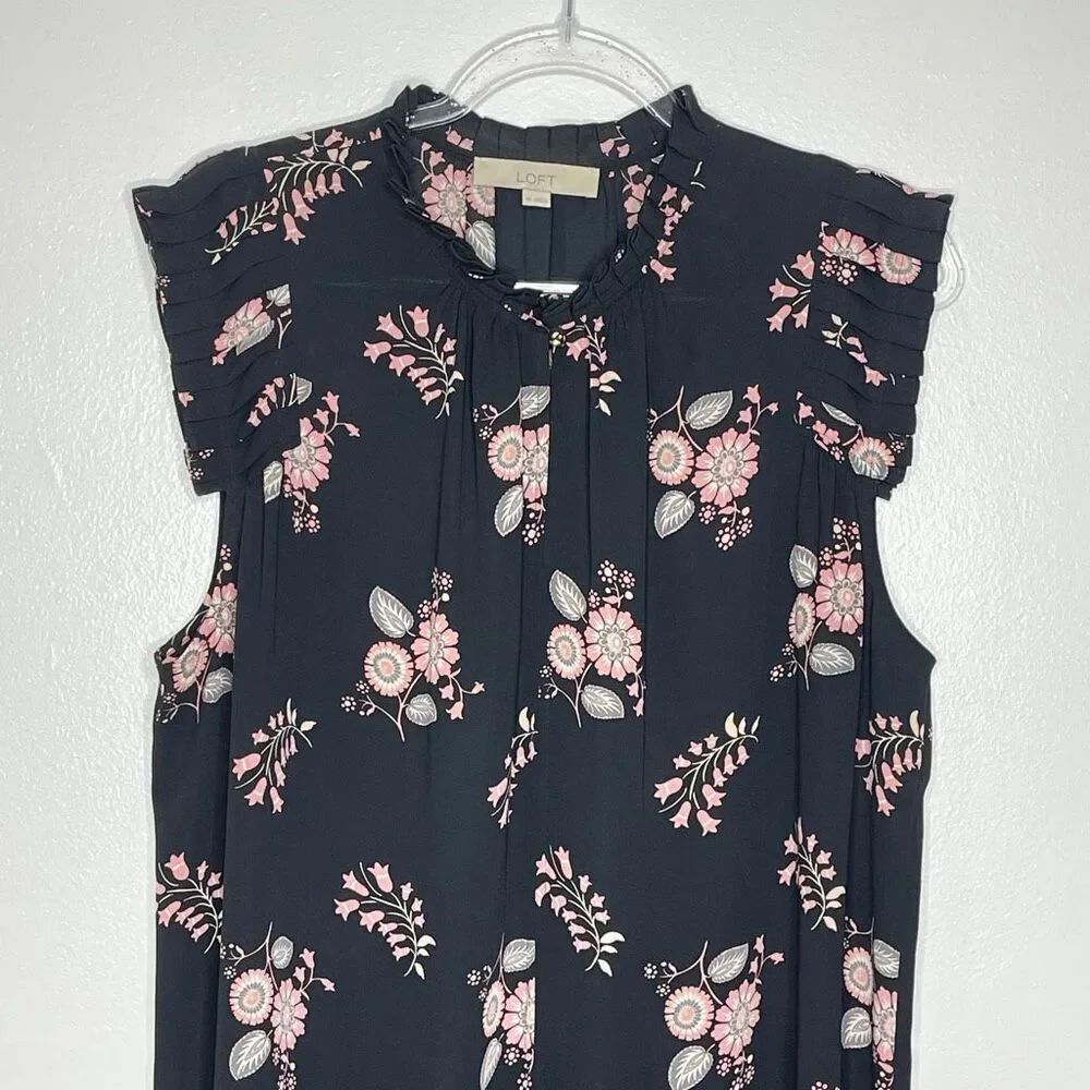 Loft LOFT Black Pink Floral Ruffle Edge Split Neck Sleeveless Blouse Women’s XL - Picture 3 of 9